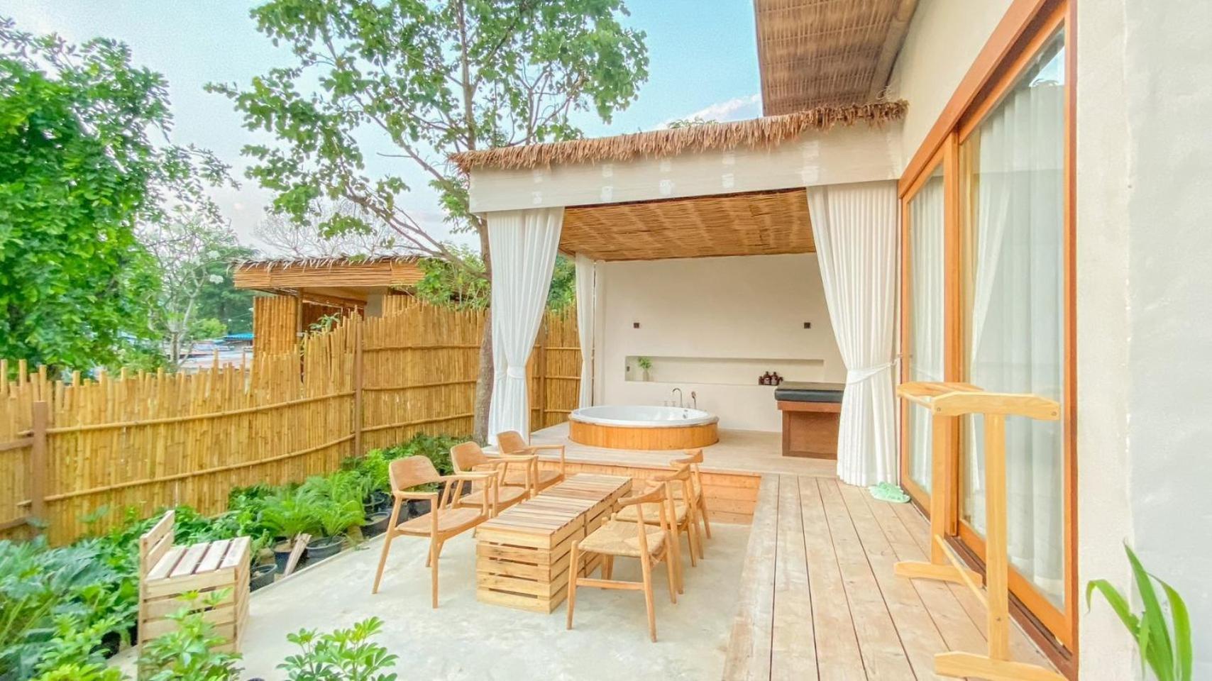 Le La Lake Resort And Spa 班康卡臣 外观 照片