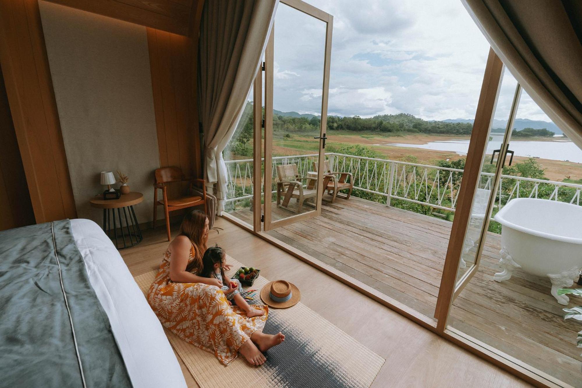 Le La Lake Resort And Spa 班康卡臣 外观 照片