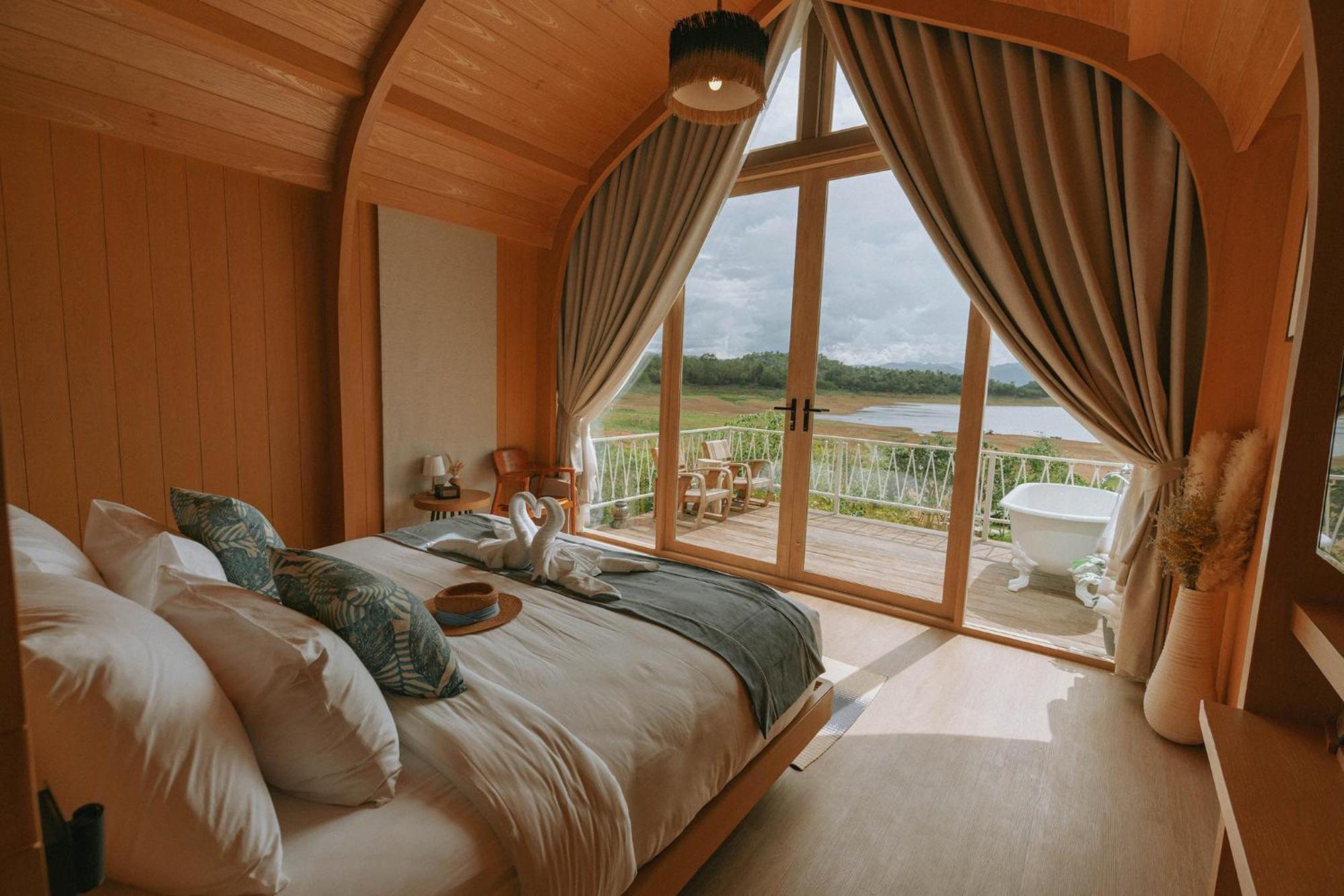 Le La Lake Resort And Spa 班康卡臣 外观 照片