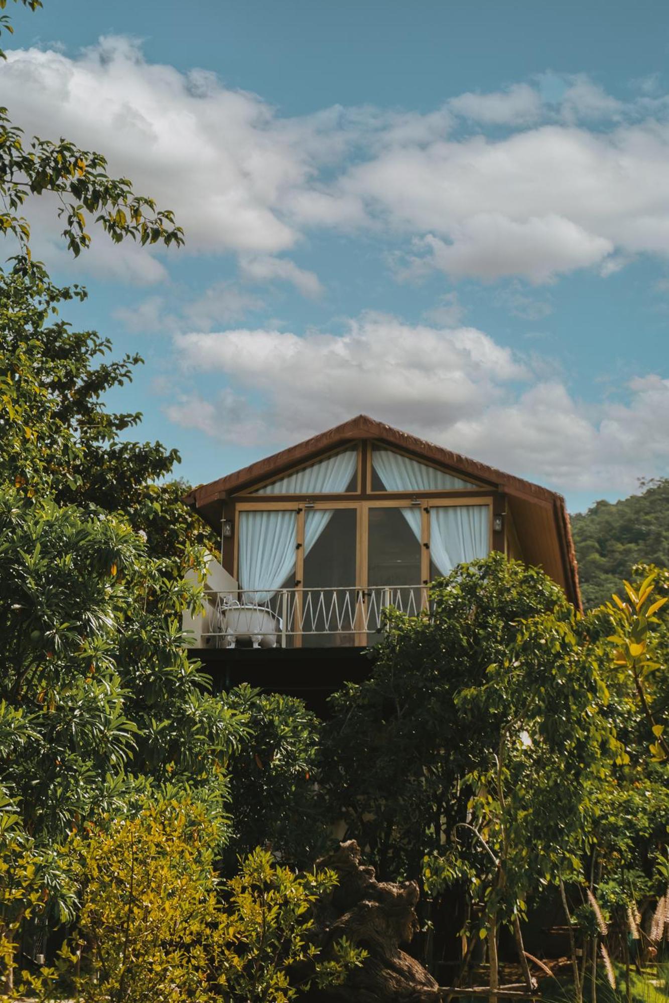 Le La Lake Resort And Spa 班康卡臣 外观 照片