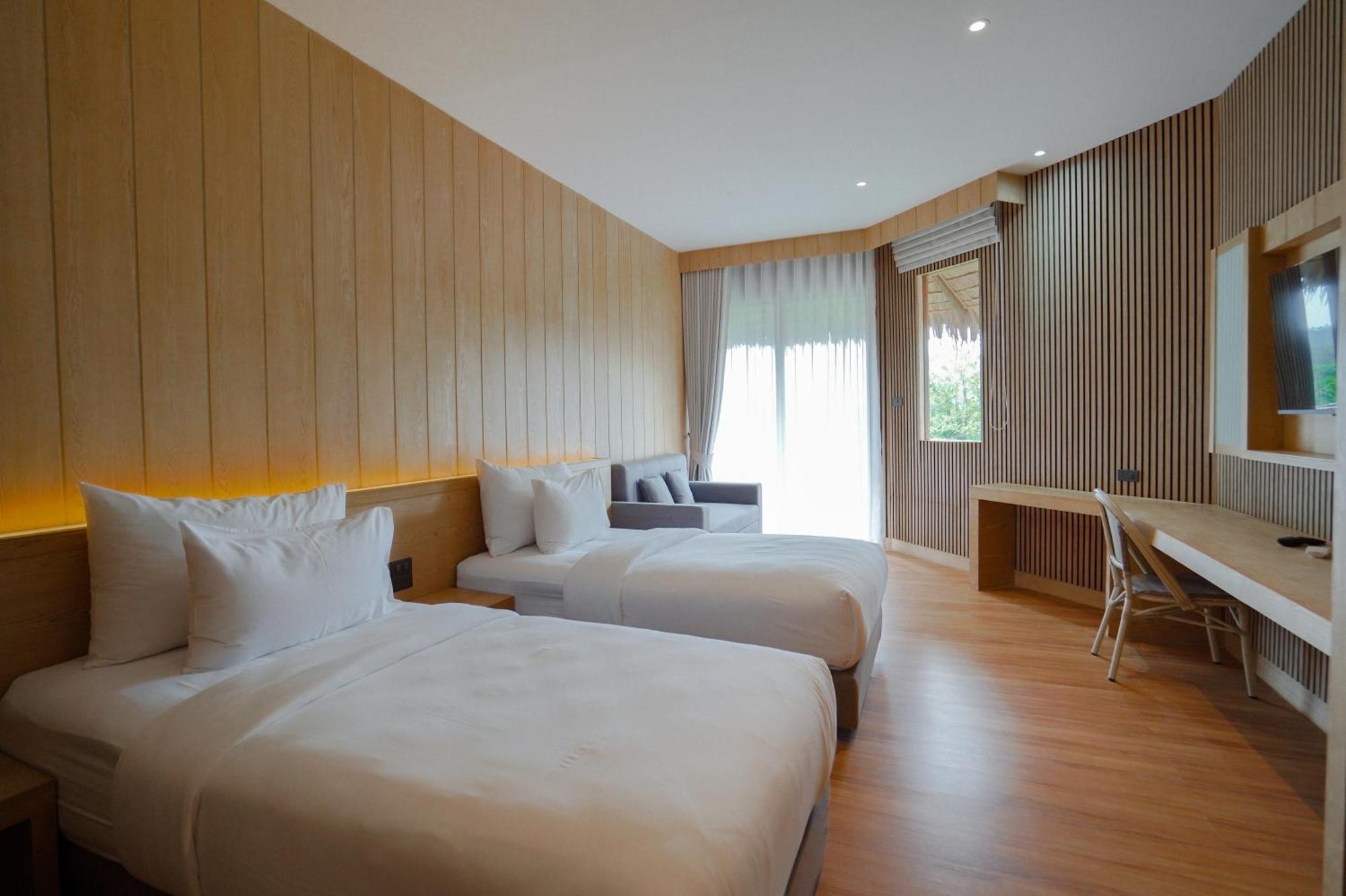 Le La Lake Resort And Spa 班康卡臣 外观 照片