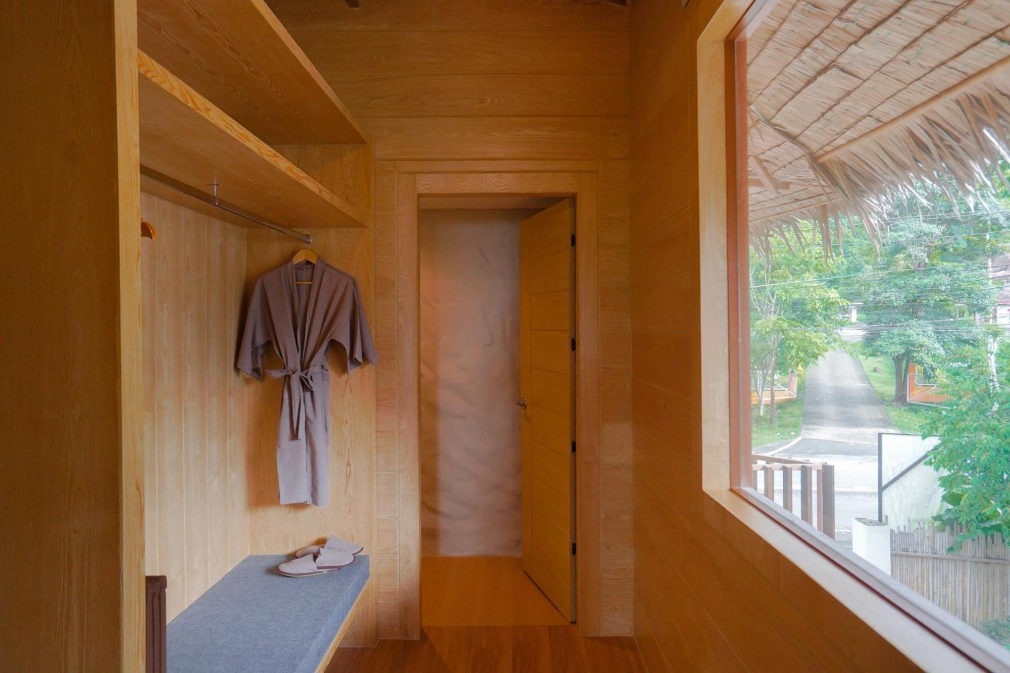 Le La Lake Resort And Spa 班康卡臣 外观 照片